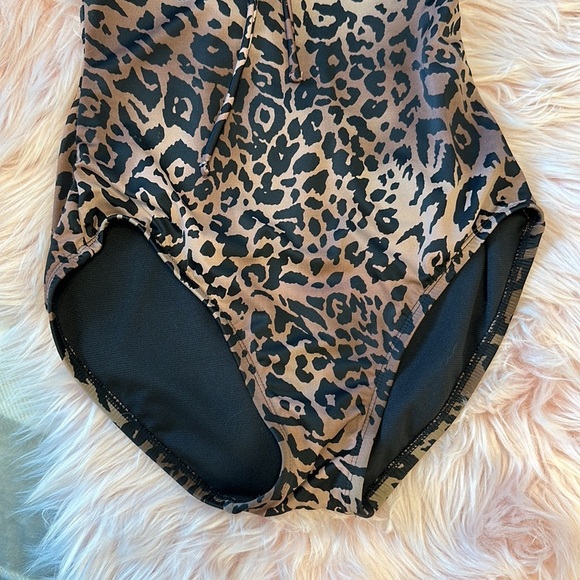 Embrace your Curves by Miracle Brands Cheetah Leopard One Piece Swimsuit - Picture 3 of 12